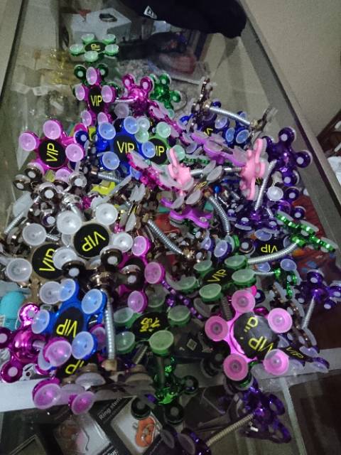 Car holder motif bunga warna crome kilat