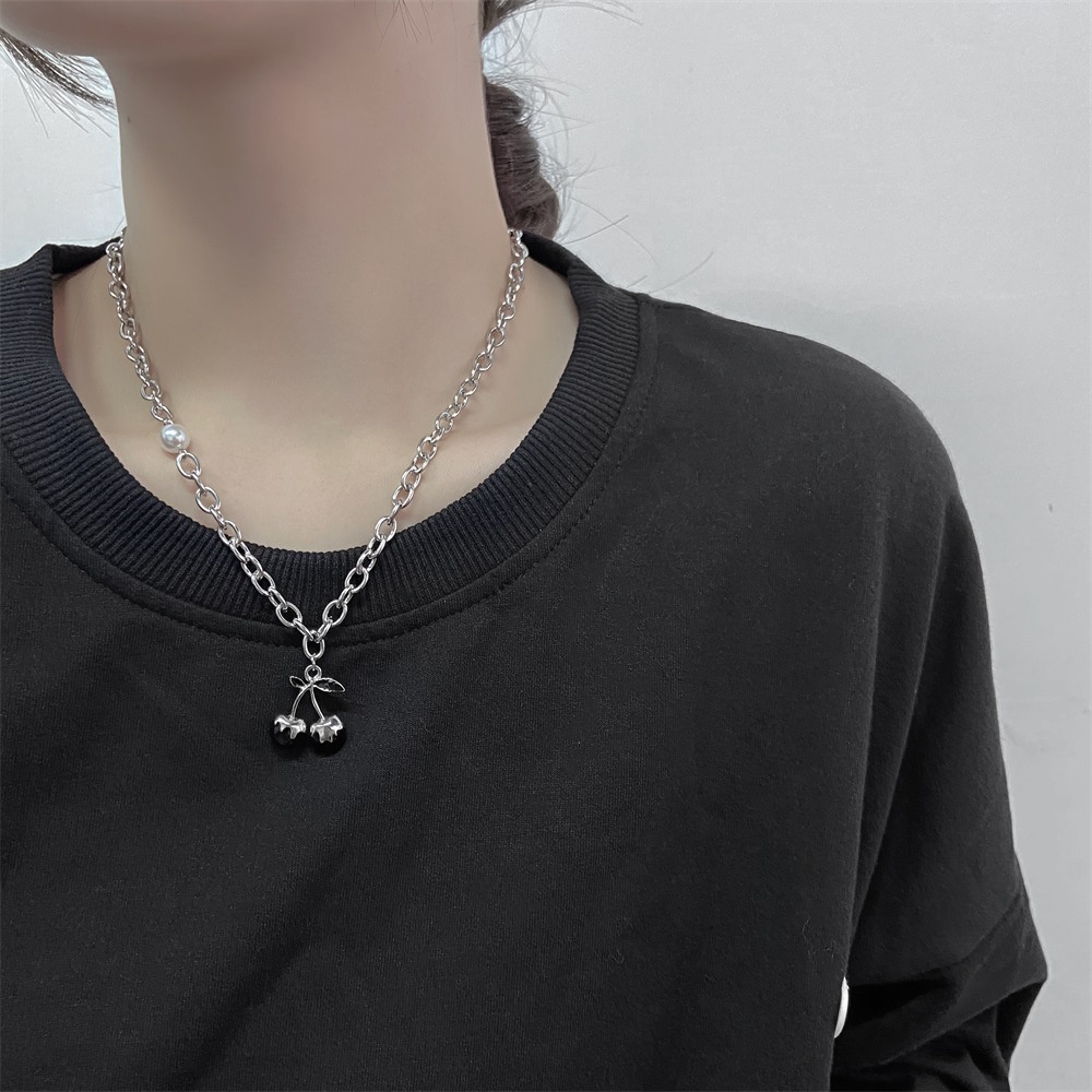 Kalung Rantai Liontin Cherry Hitam Bahan Logam Tebal Gaya Hip Hop Punk Untuk Wanita