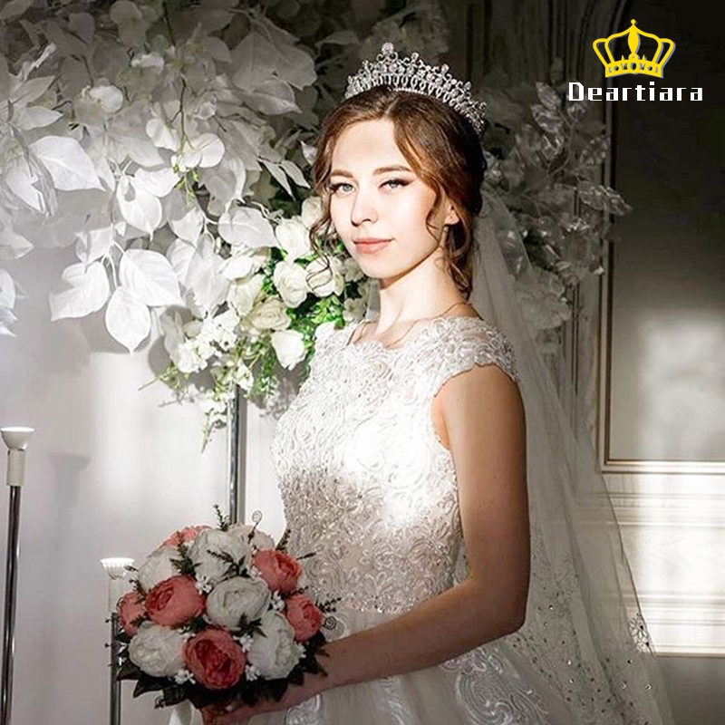 Tiara Mahkota Kristal Elegan untuk Pernikahan / Fotografi