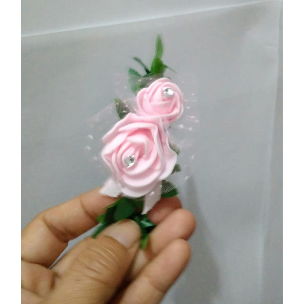 Mini corsage pengantin pria Bros mini dengan 2 bunga dan daun