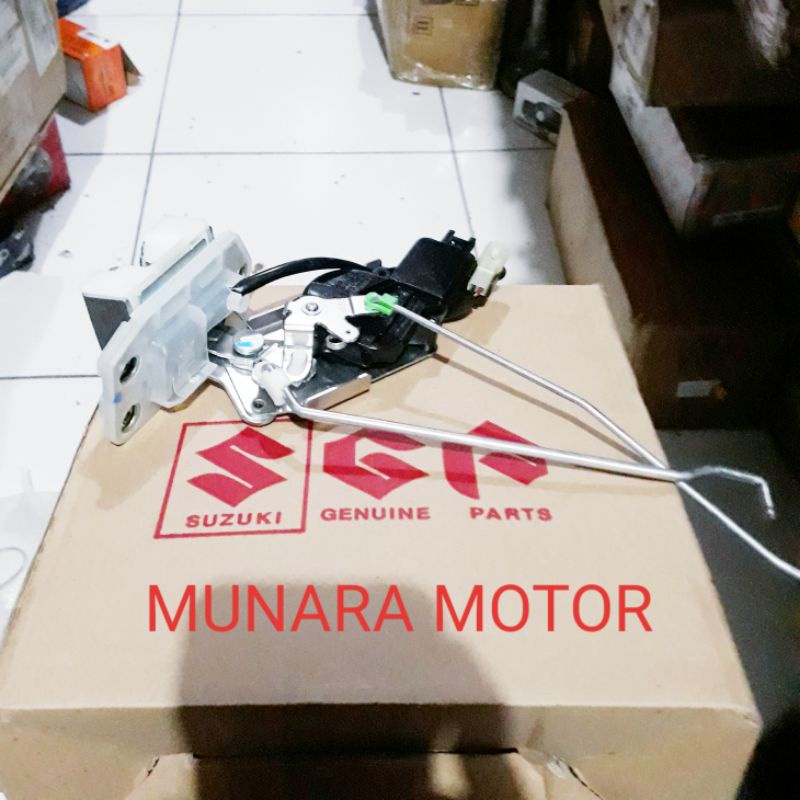 DOOR LOCK PINTU BAGASI BELAKANG APV ORIGINAL