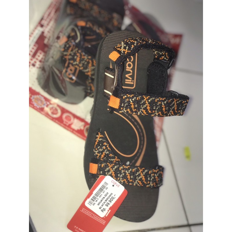 sendal gunung Carvil