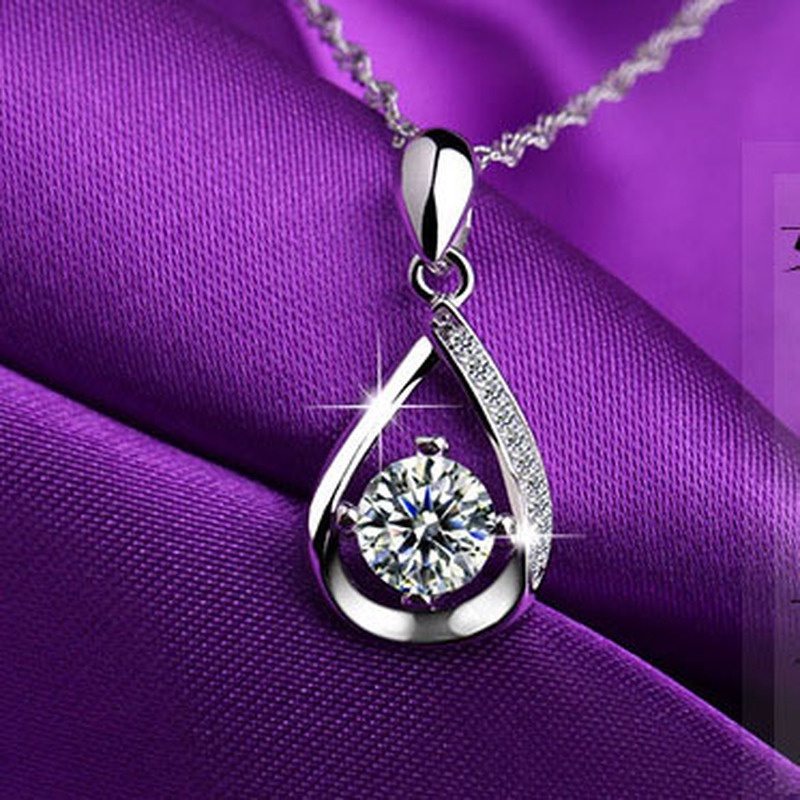 [Ready Stock]Fashion Shiny Water Drop Diamond Pendant Simple Clavicle Chain