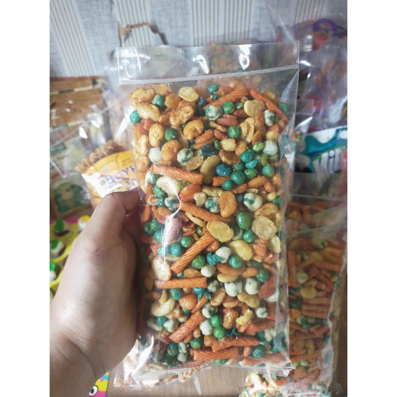 

SNACK KILOAN KACANG CAMPUR GURIH KEMASAN REPACK 250gr