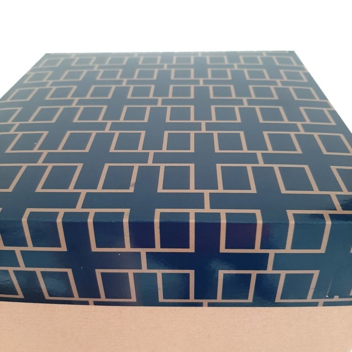 

Dus kue 25x25x10 / 25x25x16 / 25x25x18 corrugated box kotak roti kardus packing cake tart blue mozaik mozaic
