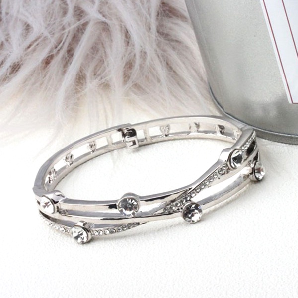 Gelang Titanium Premium Berlian Silang Lapis Emas 18K Wanita Anti Karat Korea Bangle-Perak