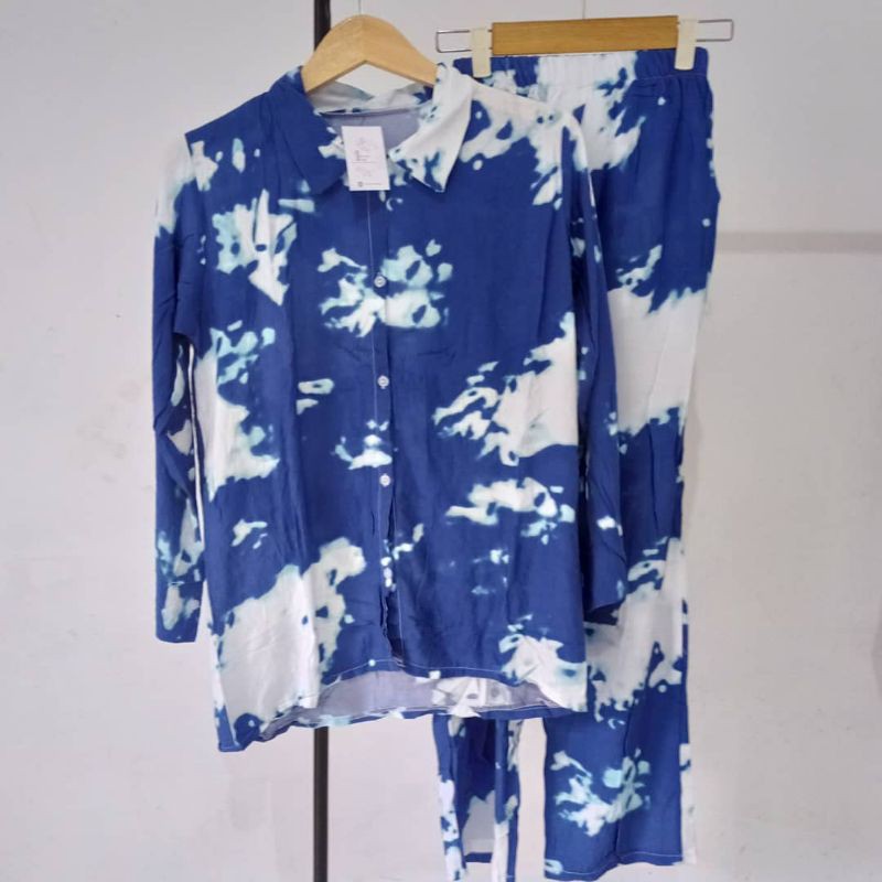 

COLOUR ONE SET TIE DYE