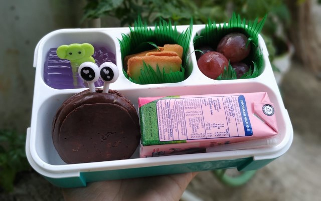 Lunchbox Yooyee 590 5 Sekat Bento Anti Tumpah Green Orange - Kotak Makan