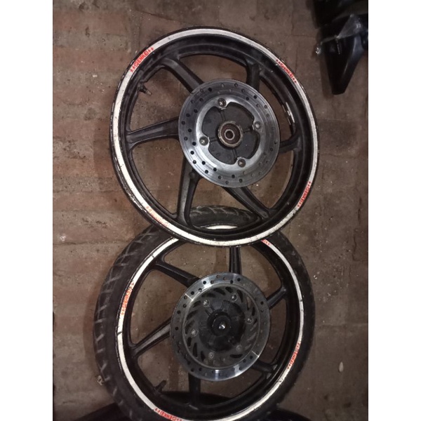 velg honda cbr old-mega pro monoshok.depan belakang set piringan asli copotan original.