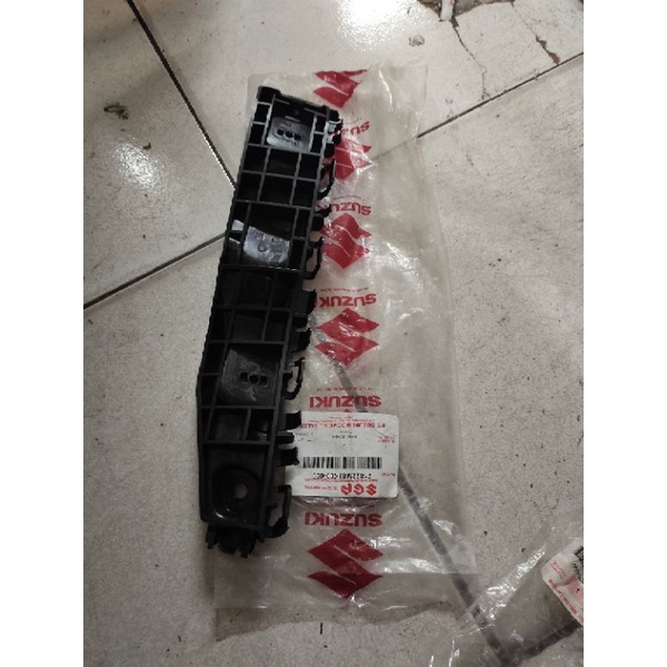 breket bemper belakang Suzuki splash ori sgp