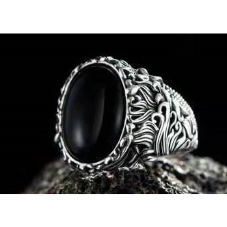 Cincin Bentuk Oval Bahan Stainless Warna Hitam Gaya Vintage Untuk Pria