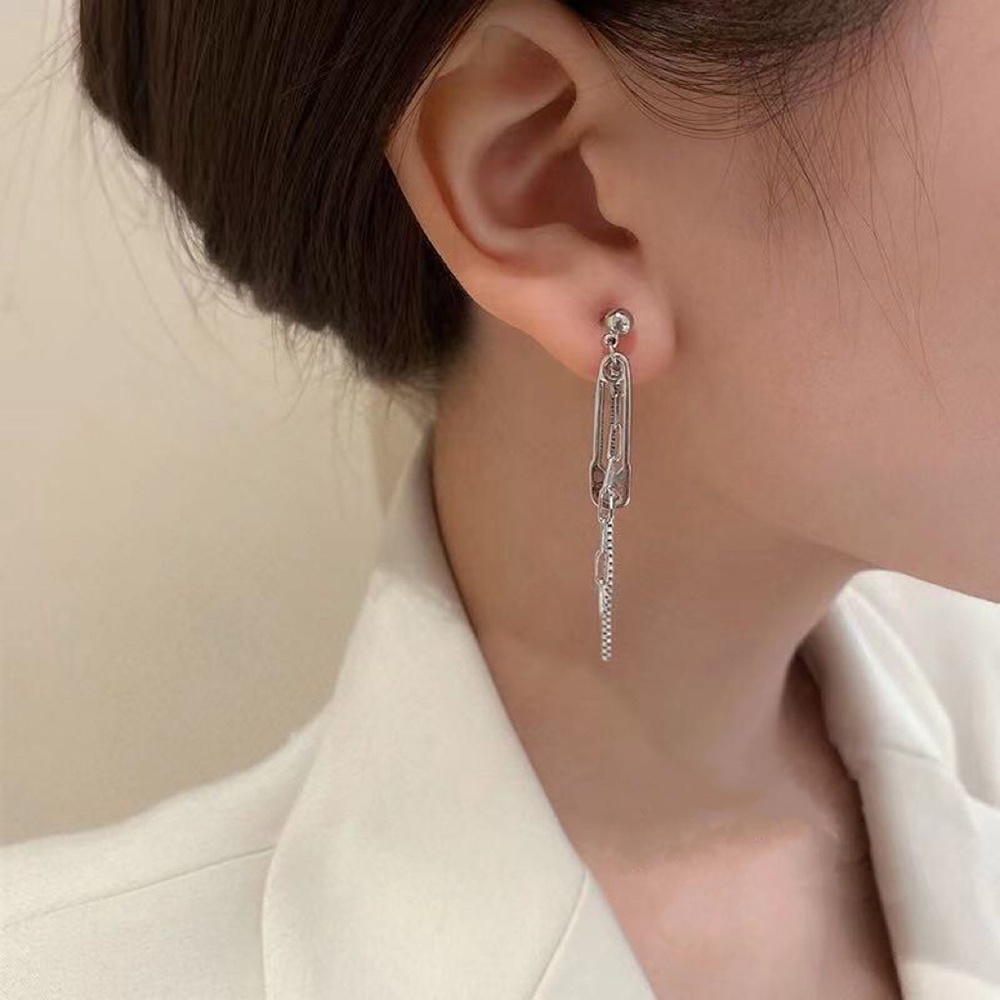 1 Pasang Anting Rantai Panjang Model Klip Kertas Warna Silver Untuk Wanita