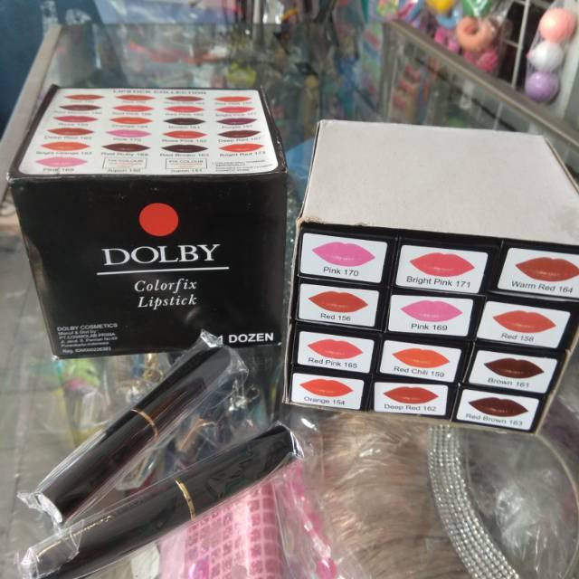 Dolby colorfix lipstik new,d pake matte ,warna bisa pilih ada 12warna.pink.merah.merah cabe,orange..