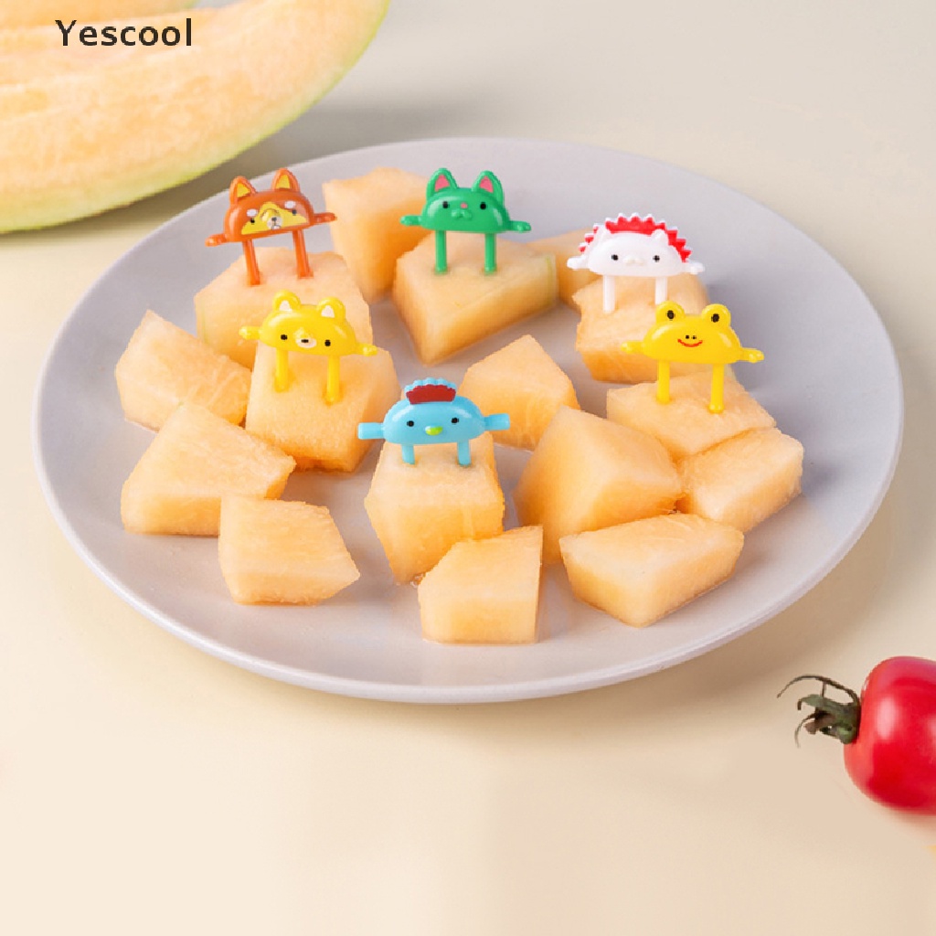 Yescool 6Pcs Garpu Buah / Dessert / Bento Desain Kartun Hewan Lucu