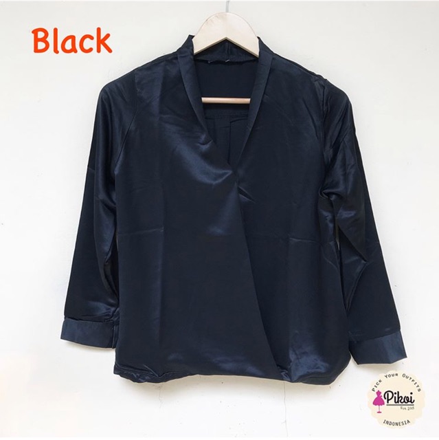 Kemeja hitam wanita / kemeja kantor wanita / kemeja satin cewek / kemeja korean style cewek / 1390