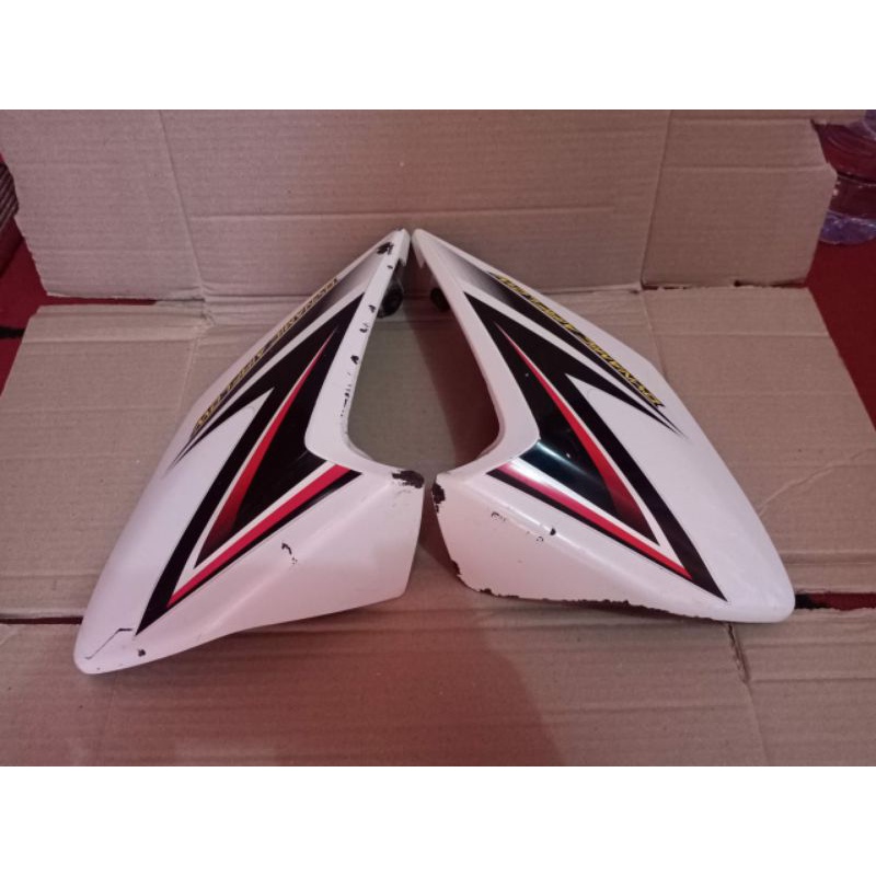 SHROUD L R kupingan cover tangki verza 150 original