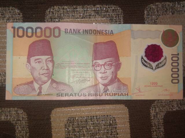 UANG KUNO UANG MAHAR 100000 Rupiah Polymer 1999