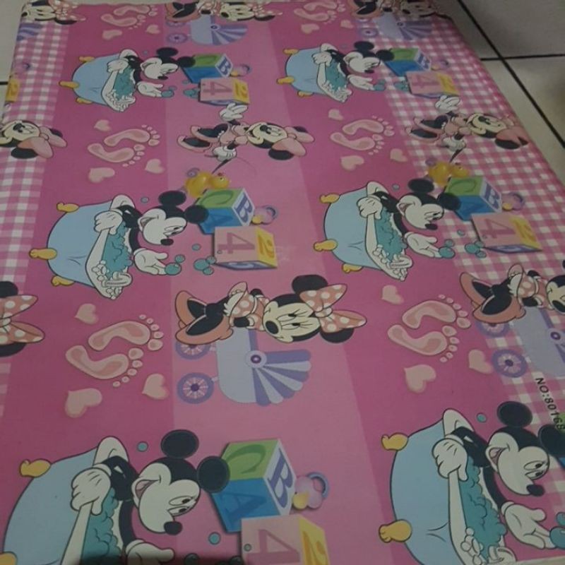 

KERTAS KADO MINNIE MOUSE