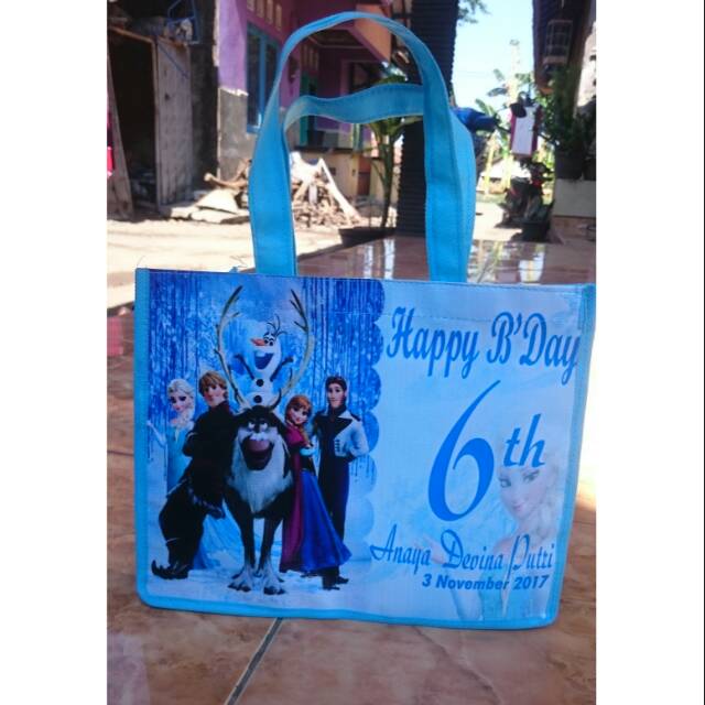 

Tas ulang tahun / Goodie Bag / tas ultah Frozen tas souvenir