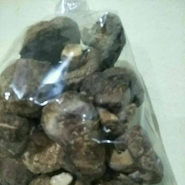 

Jamur Shitake kering / Hui koh kering 500 gr