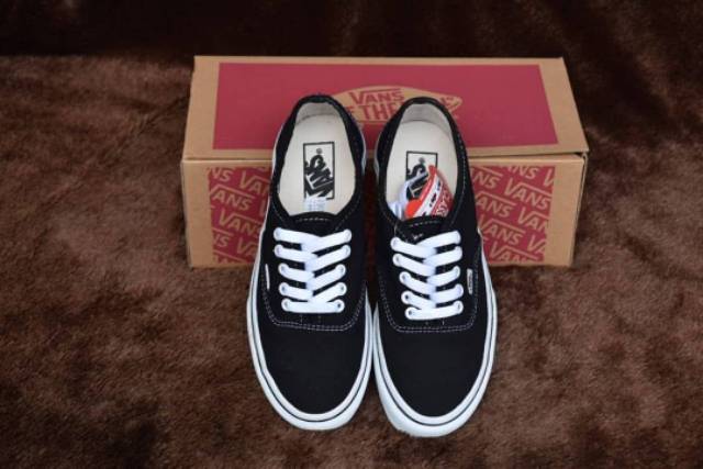 Sepatu Vans Authentic Black White Hitam Putih Sneakers Sekolah Kerja Kuliah Casual Pria Wanita Murah