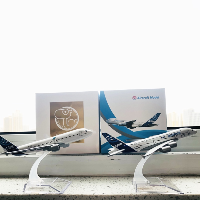 Model Pesawat Terbang Airbus 380 A380 Original Bahan Metal Dengan Display Stand