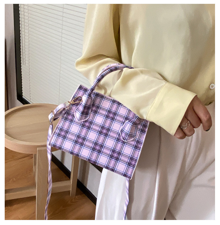 Tas Wanita  Model Retro MINI Sling Bag Tartan Import