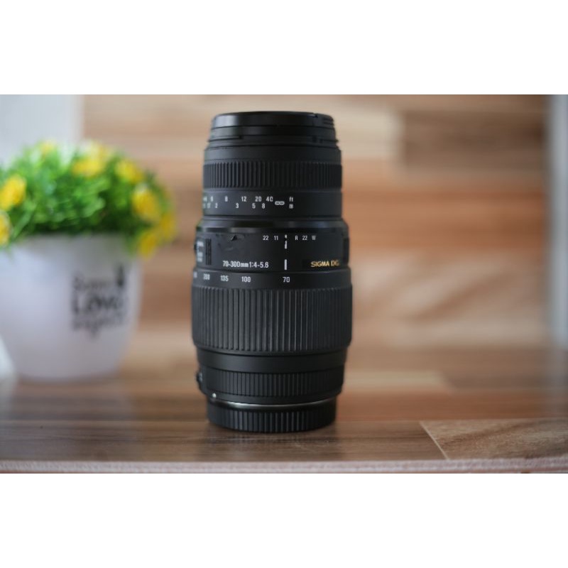 LENSA SIGMA 70-300MM MULUS
