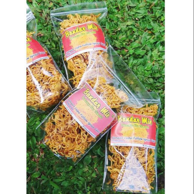 

(BANDAR MIE) MIE KERITING PEDES ASIN 90GR 100% BIKIN KETAGIHAN