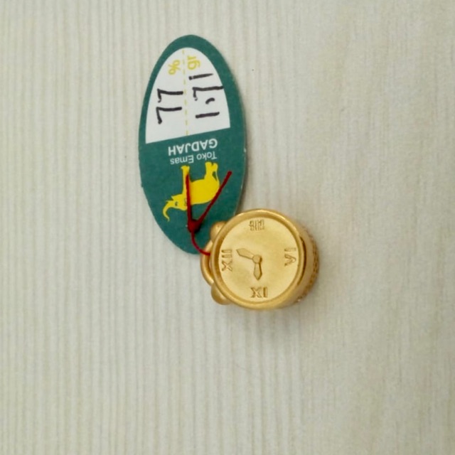 Charm UBS Clock Emas kadar 700