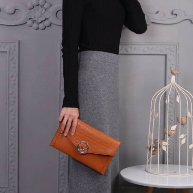New CLUTCH FENDI H057