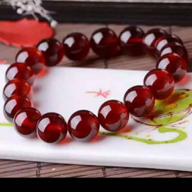 Gelang batu anggur