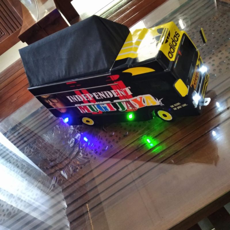Miniatur truk oleng madura asyik variasi lampu dan terpal