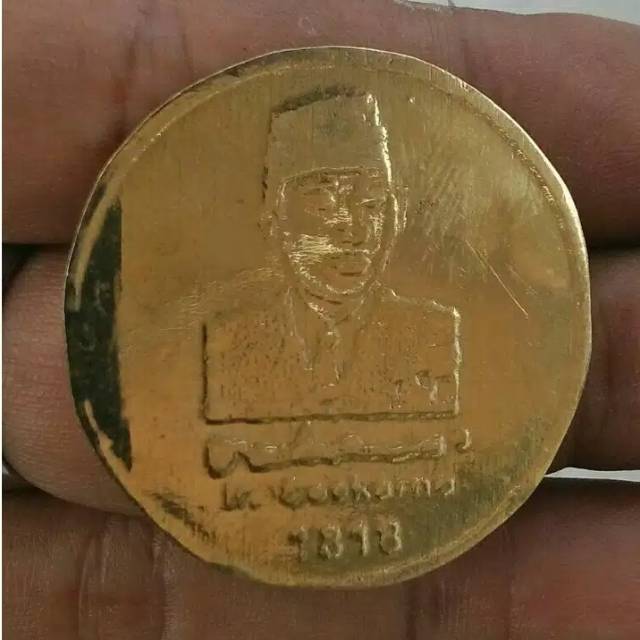 [COD] Uang Koin Emas Gambar Soekarno dan Gambar Garuda bahan Kuningan