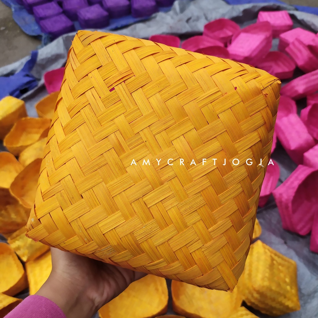 Sepasang Besek Warna 20 x 20 x 8 cm/Besek Anyaman Bambu/Besek Keranjang Bambu/Pipithi Bambu