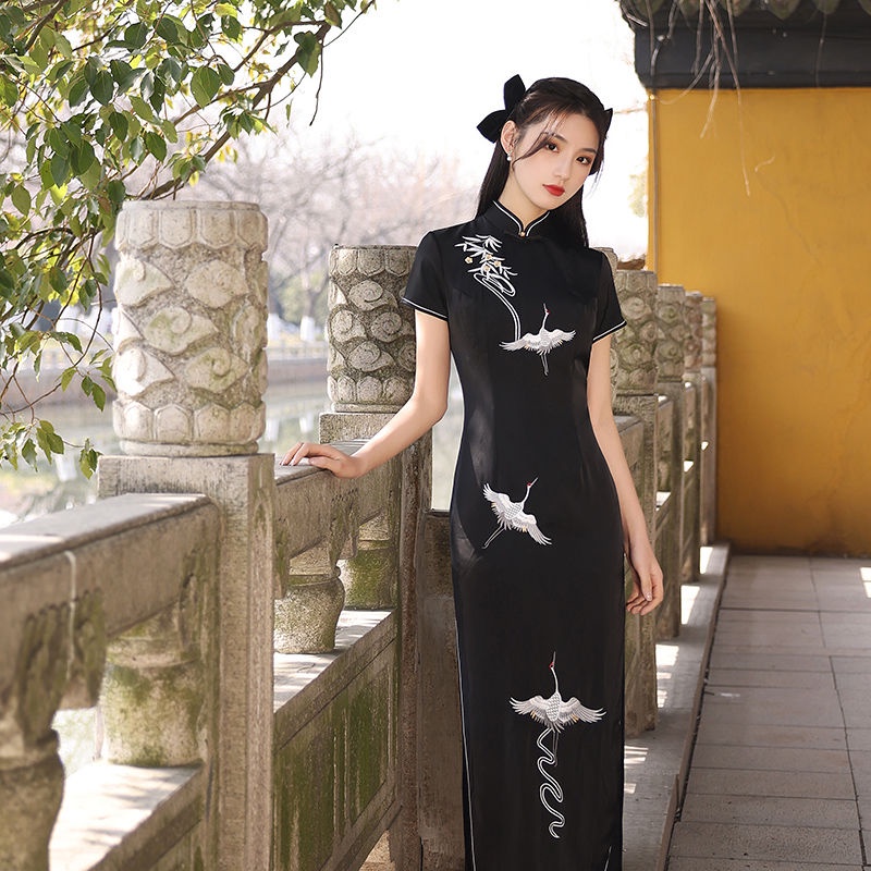 2022 new female Summer Black high-end cheongsam noble improved dress long Vintage temperament crane