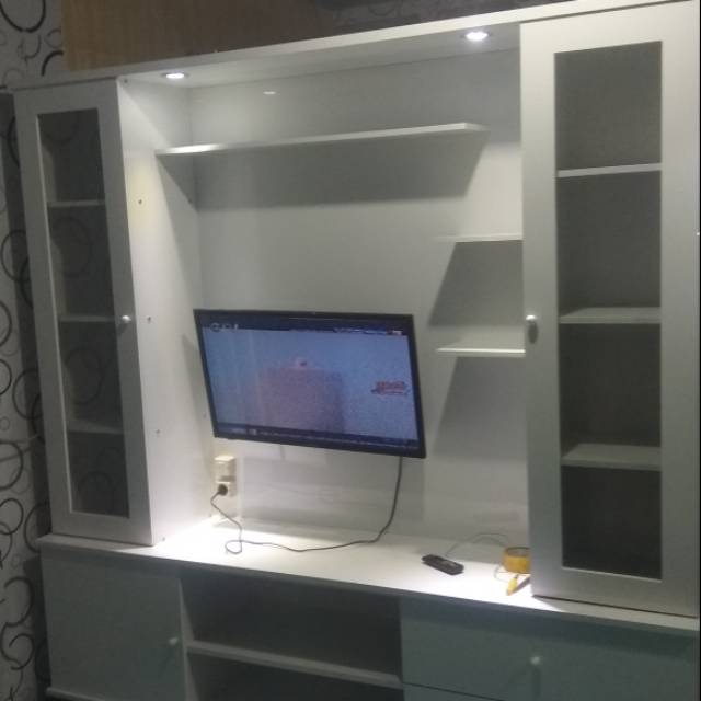 liswar tv/partisi penyekat ruang