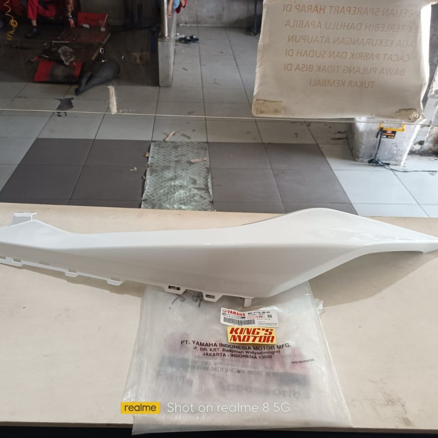 COVER BODY AEROX TYPE R PUTIH SUSU KIRI B65-PC ASLI YAMAHA