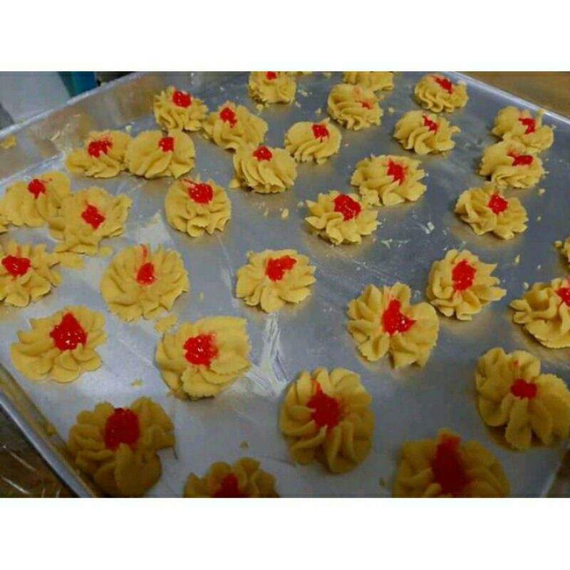 

KUE SEMPRIT /ANEKA KUE KERING LEBARAN HOMEMADE 250GR