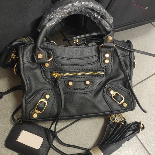 

Balenciaga city ukuran s 25 CM