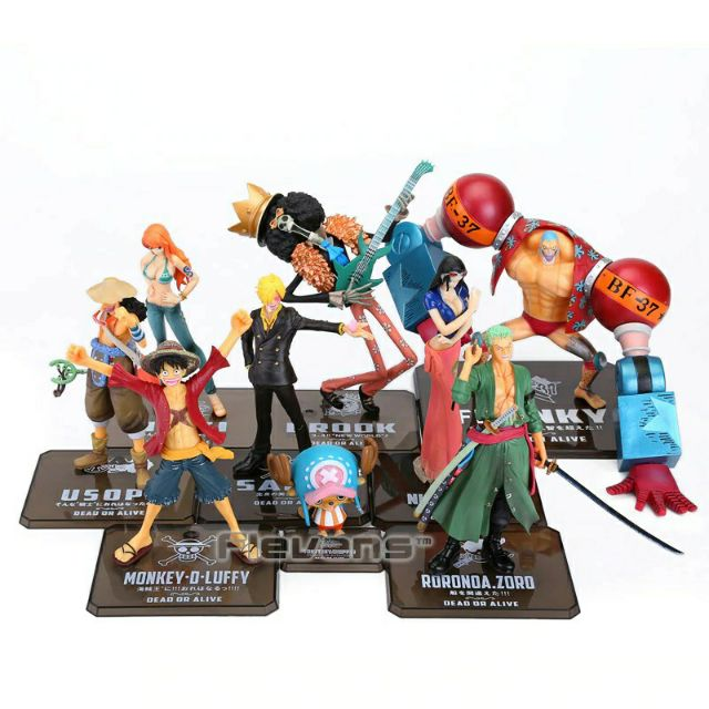 BARU 9 pcs One Piece Luffy Zoro  Chopper Nami Robin Sanji 