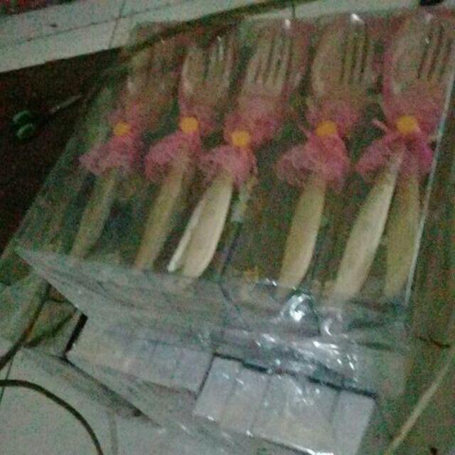 Souvenir Sendok Garpu Makan Kemas Mika Isi 25pcs