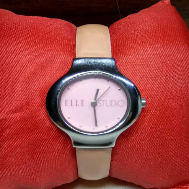 Preloved jam ELLE STUDIO