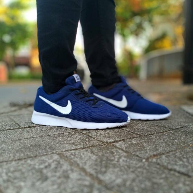 Nike Tanjun Pria. grade Ori, gratis Kaos Kaki