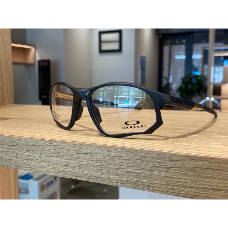 KACAMATA BACA SPORTY TRANJECTORY/ACTIVATE PAKE LENSA ANTI RADIASI BLUERAY KOTAK PRIA 8171-8023