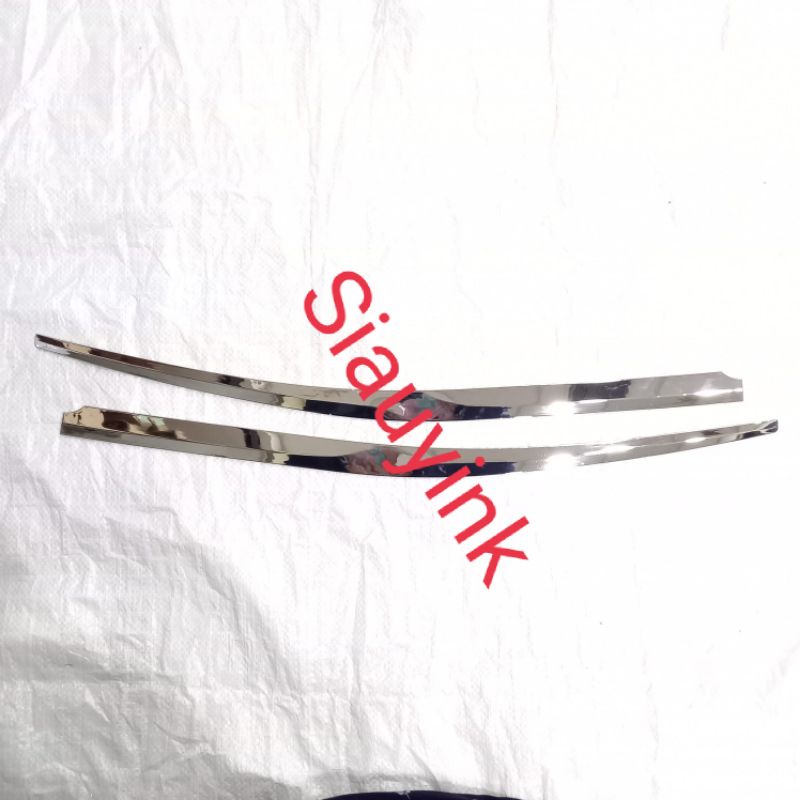 List kaca belakang Avanza Xenia Veloz 2022 chrome