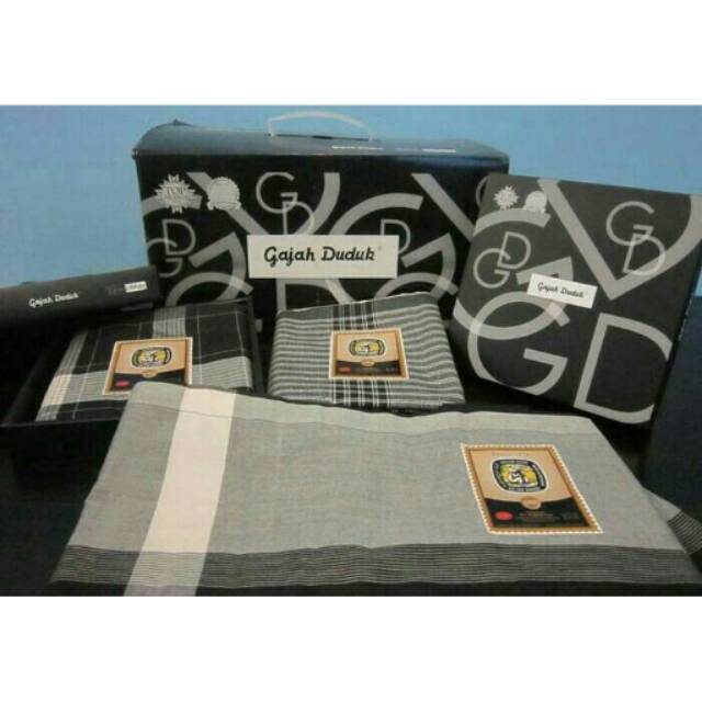 Sarung Gajah Duduk Black & White