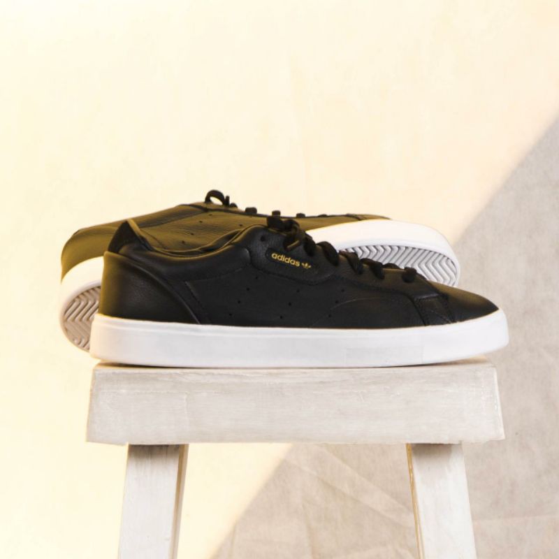 sleek leather sneaker