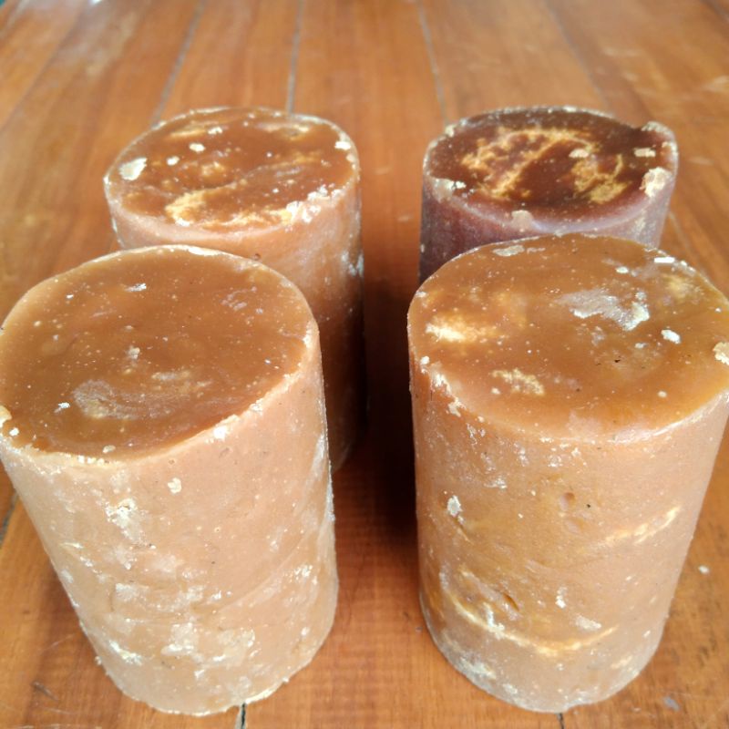 

Gula aren dari air nira pohon aren per 500 gram