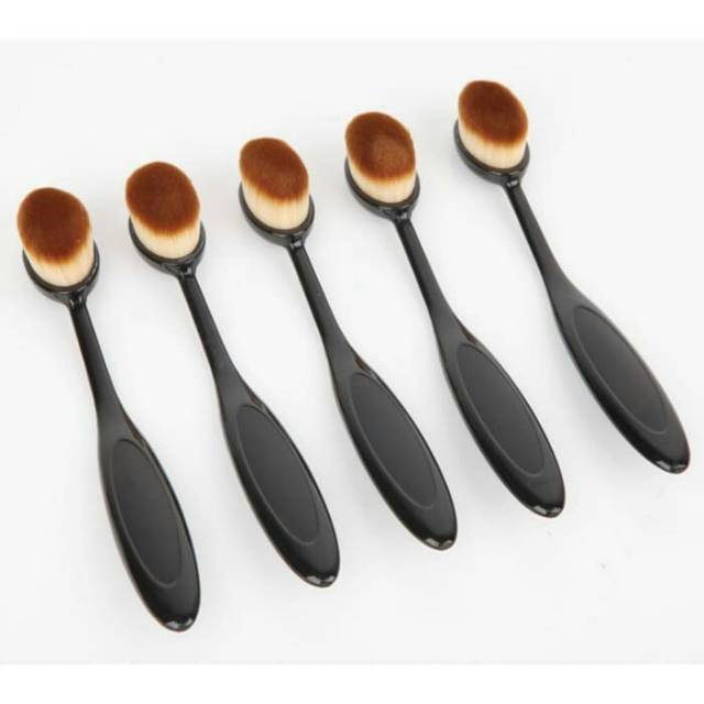 Oval brush makeup